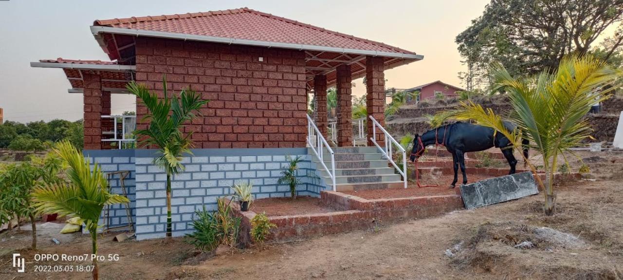 Mars Jungle Adventure Stud Farm With Private Jacuzzi Narsinge Exterior foto
